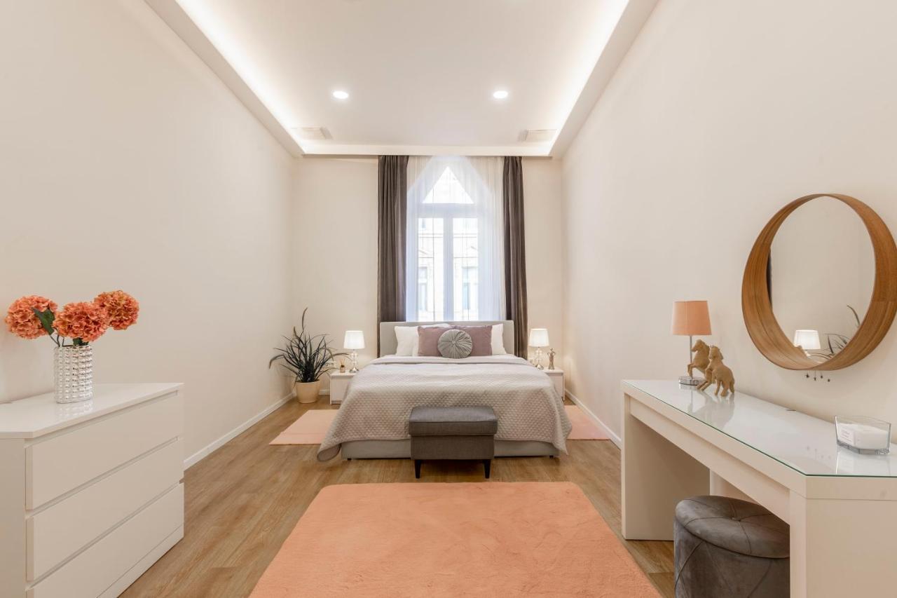 Exclusive Csengery Residence In The Heart Of Boedapest Buitenkant foto