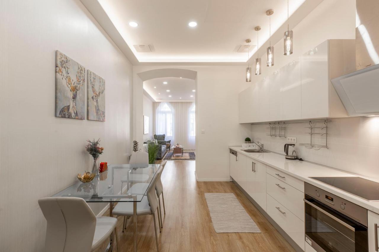 Exclusive Csengery Residence In The Heart Of Boedapest Buitenkant foto